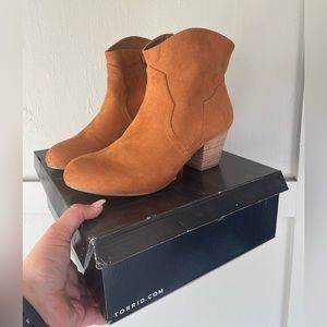 TORRID Western suede boots